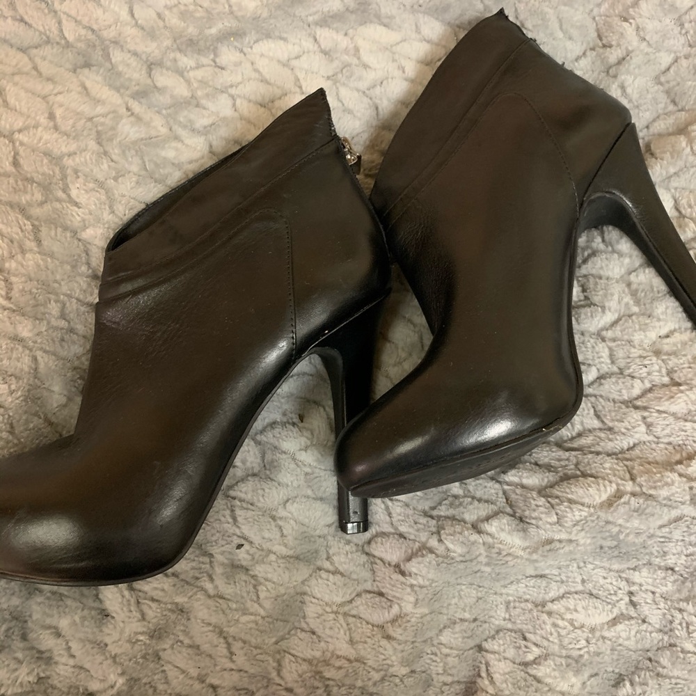 Ankle heeled boots